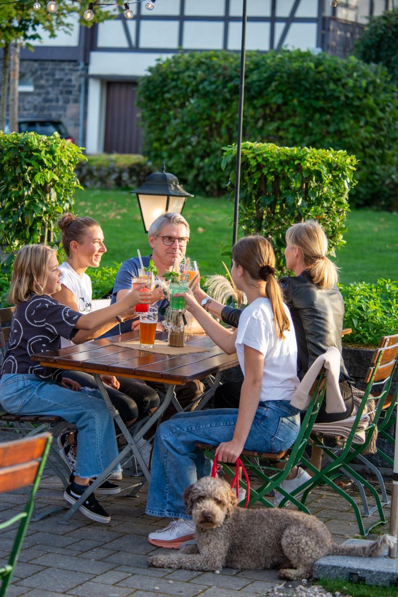 Deutsches Haus Hotel Restaurant Gastwirtschaft Biergarten Am Radweg Bermuthshain المظهر الخارجي الصورة